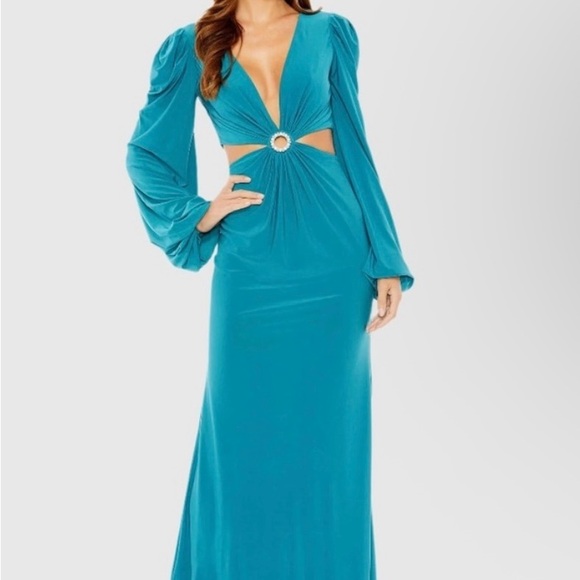 Mac Duggal Dresses & Skirts - Mac Duggal NWT  Size 6 retail $398